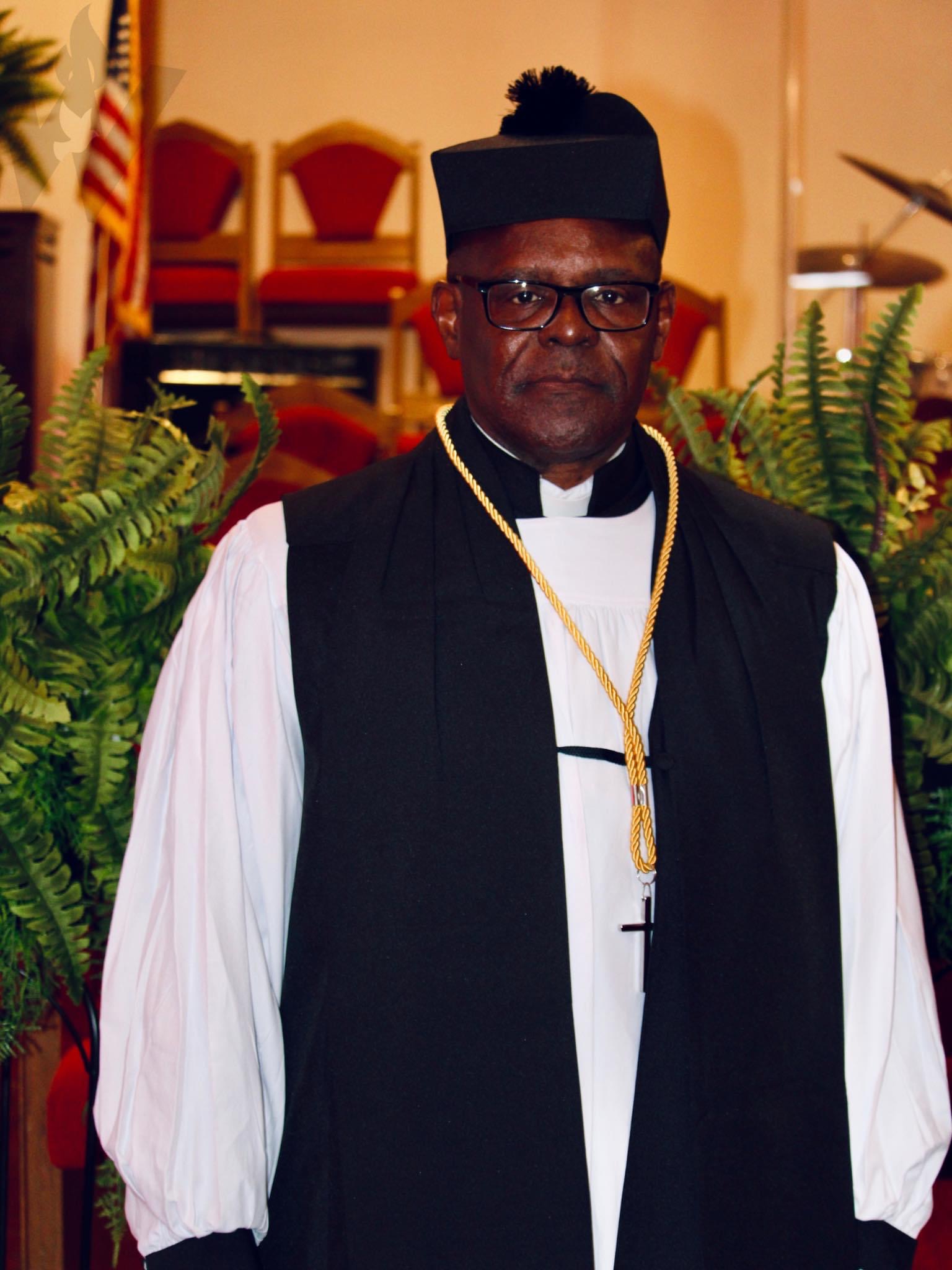 Sr. Pastor Tony Hughes